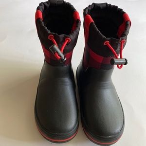 Cat & Jack Buffalo Plaid Toddler Size 9 Snow Boots